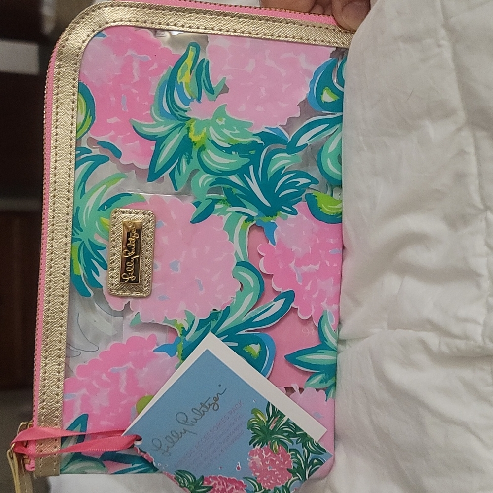 Lilly Pulitzer accessories pack with zipper, 3 mini magnet 🧲  page keepers,